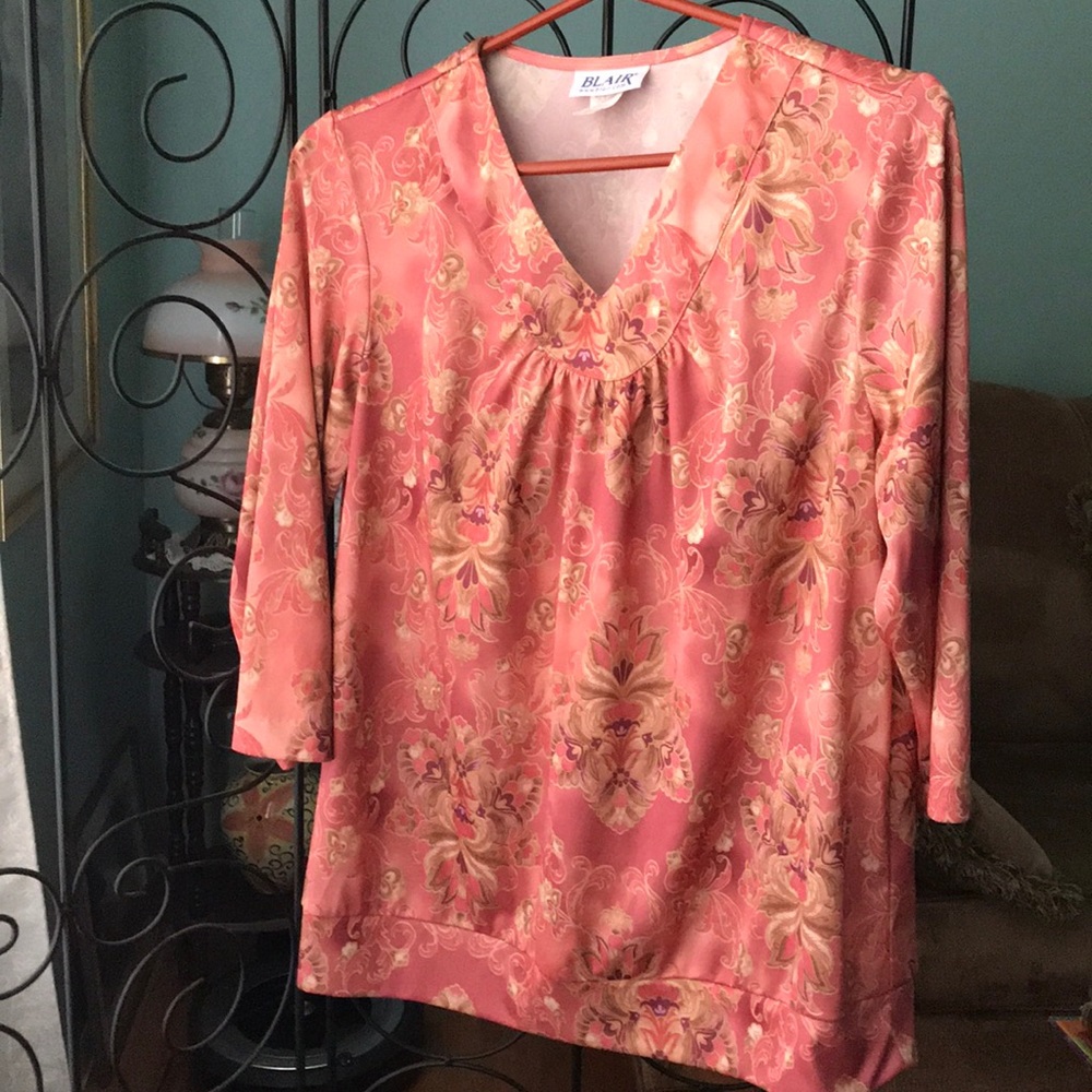 Nice woman’s top with flowery design.